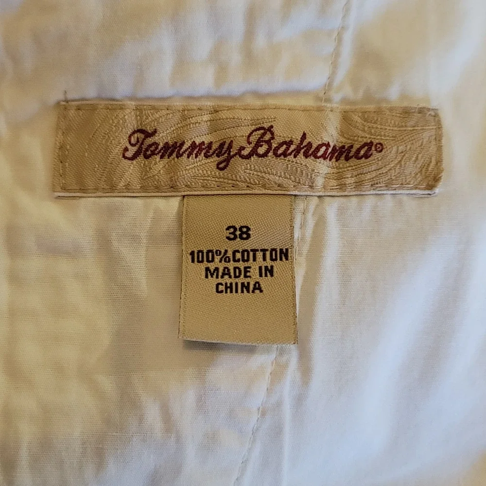 Tommy Bahama Shorts Mens 38 Beige Blue Plaid Seersucker Cotton Flat Front Casual